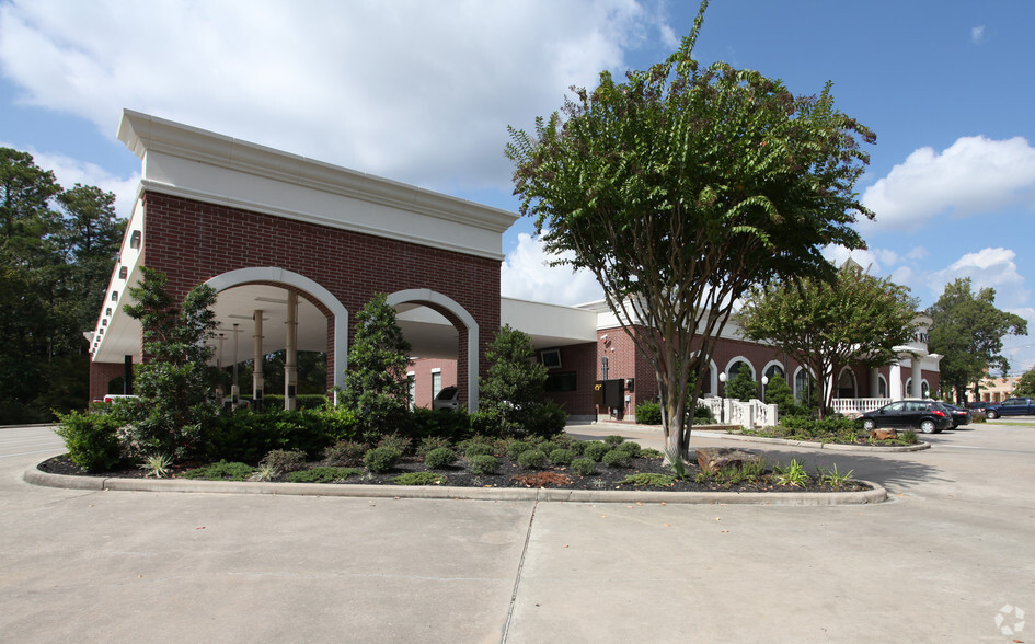 3101 W Davis St, Conroe, TX for lease - Building Photo - Image 2 of 2