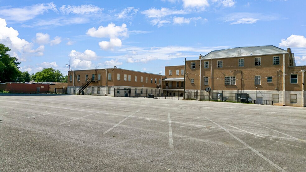 102 W Bow St, Tyler, TX à vendre - Photo du bâtiment - Image 3 de 10