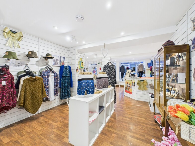 52 High St, Dalbeattie for lease - Building Photo - Image 3 of 5