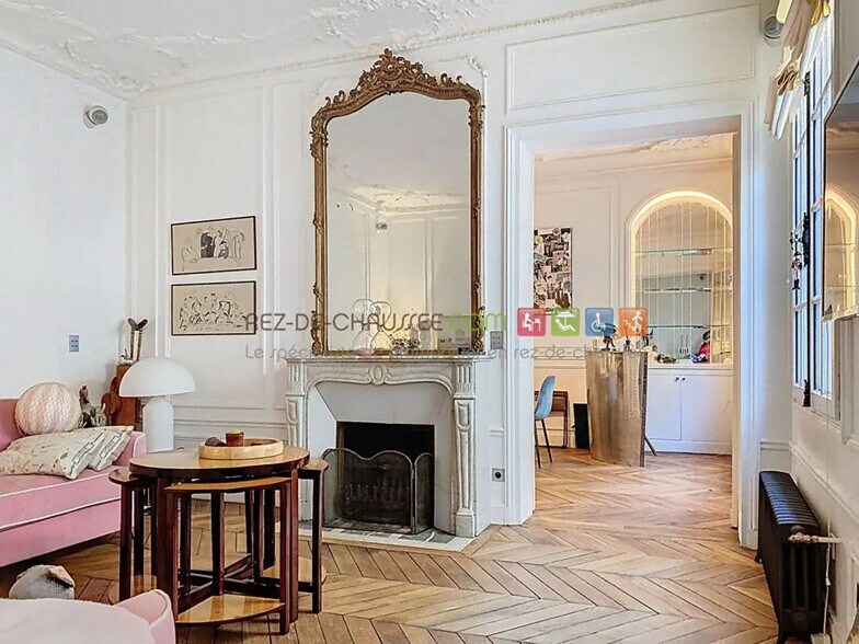 Bureau dans Paris à vendre - Photo du bâtiment - Image 2 de 9