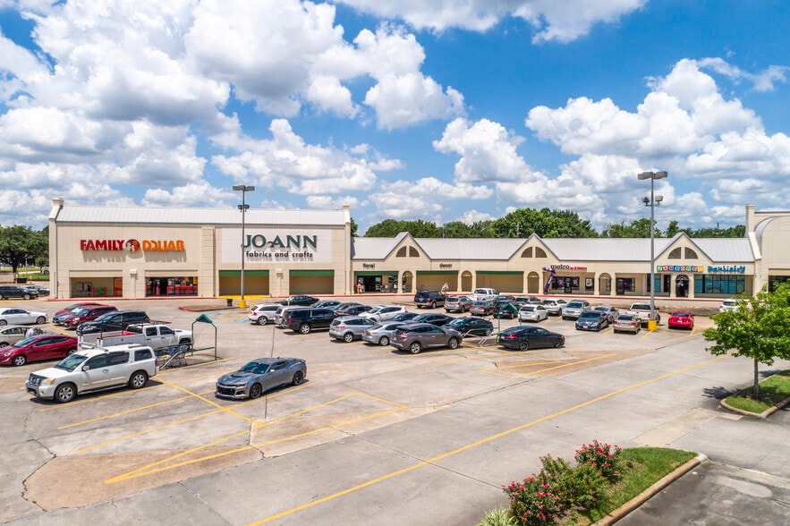 12900 Willowchase Dr, Houston, TX for lease - Building Photo - Image 2 of 3