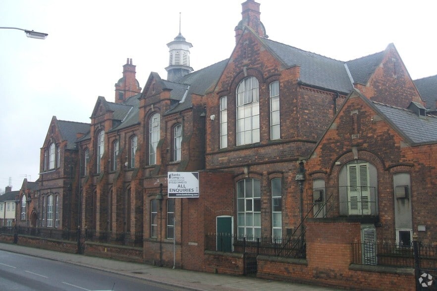 Lea Rd, Gainsborough for sale - Building Photo - Image 2 of 3