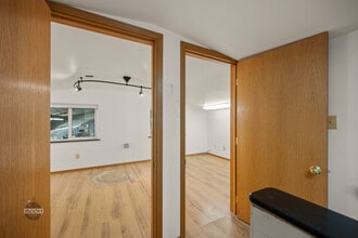 3042 S Big Lake Rd, Wasilla, AK for lease Interior Photo- Image 1 of 5