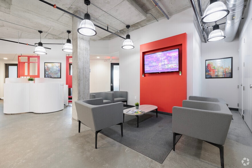 1020 Rue Bouvier, Québec, QC for lease - Interior Photo - Image 2 of 21