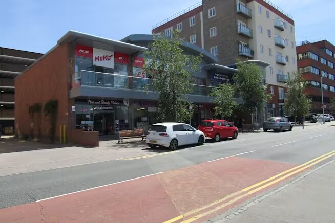 Market St, Bracknell à louer - Photo du bâtiment - Image 2 de 4
