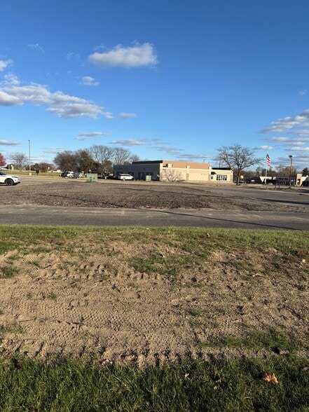 3393 S Linden Rd, Flint, MI for sale - Building Photo - Image 3 of 4