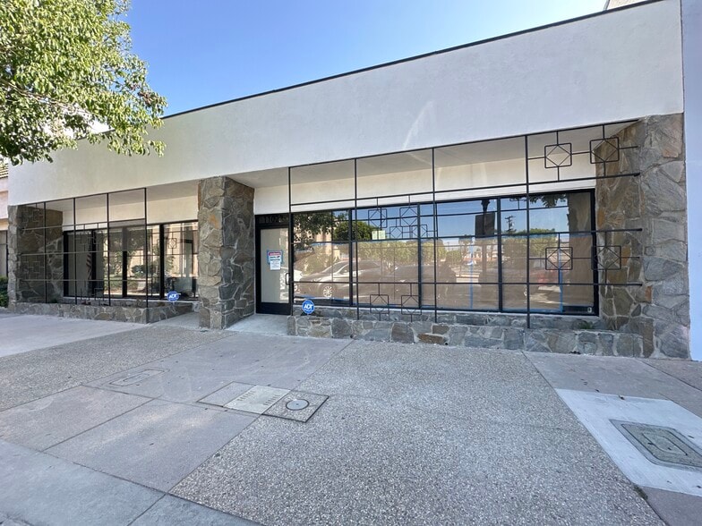 11028-11030 Valley Mall Ctr, El Monte, CA for lease - Building Photo - Image 1 of 16