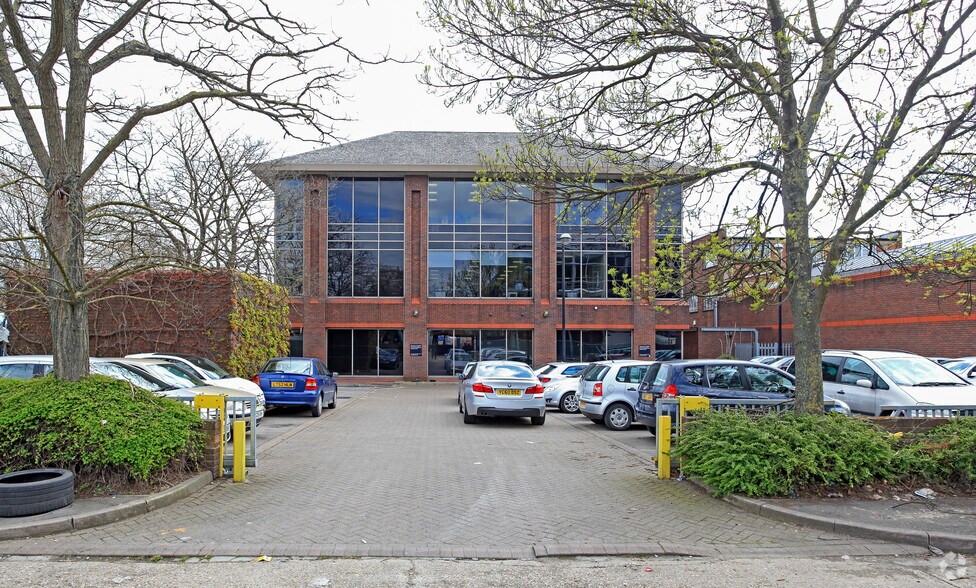 36-38 Park Royal Rd, Londres à vendre - Photo du bâtiment - Image 2 de 4