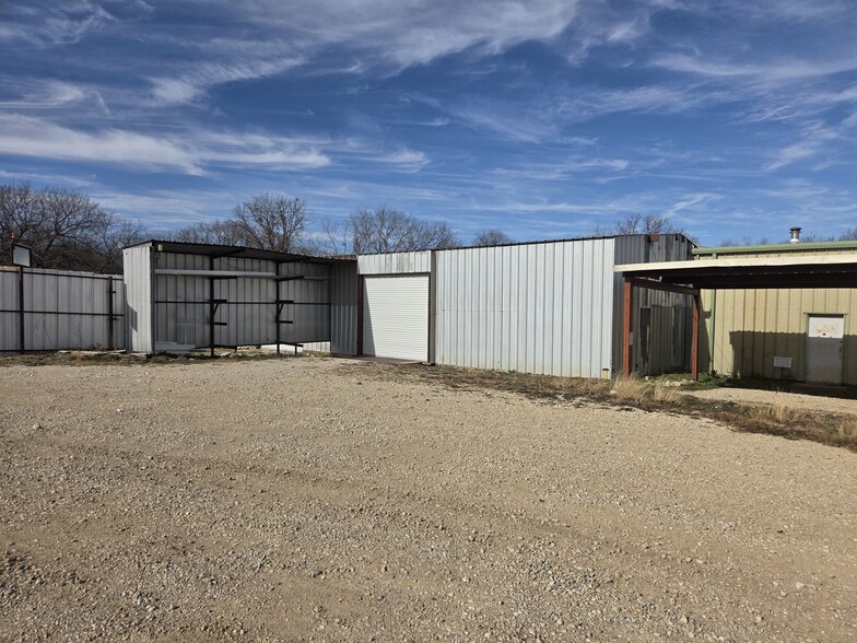 2223 Hoffpauer Way, Sanger, TX for sale - Primary Photo - Image 1 of 9