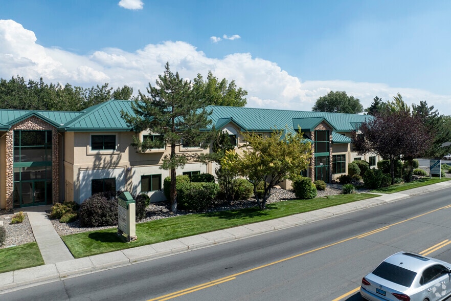 755 N Roop St, Carson City, NV for lease - Building Photo - Image 3 of 6