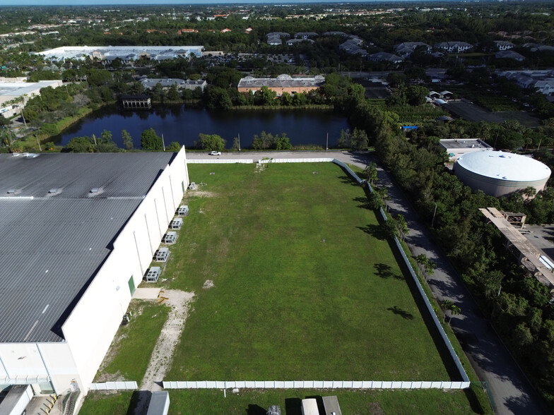 5480 W Hillsboro Blvd, Coconut Creek, FL à louer - Photo du bâtiment - Image 3 de 4