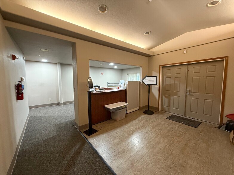 1691 Washington Ct, Sunnyside, WA à vendre - Photo du bâtiment - Image 3 de 9