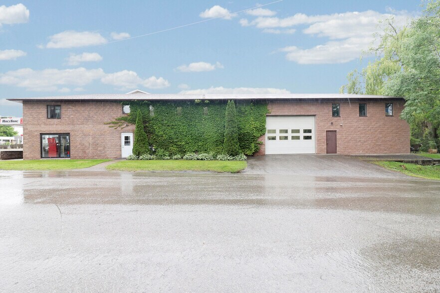 192 Main St N, Uxbridge, ON à vendre - Photo du bâtiment - Image 3 de 7