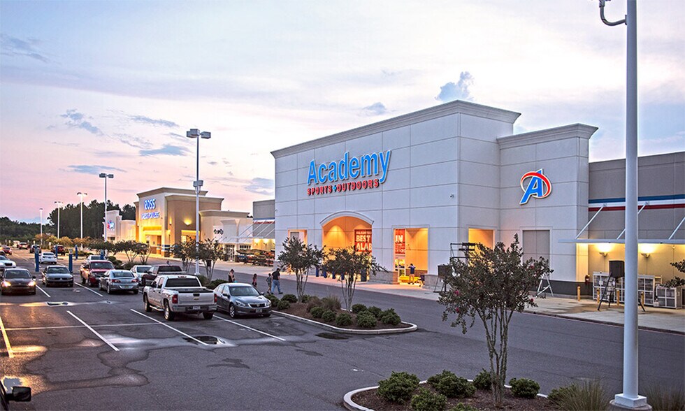 2410 S McKenzie St, Foley, AL à louer - Photo du bâtiment - Image 1 de 9