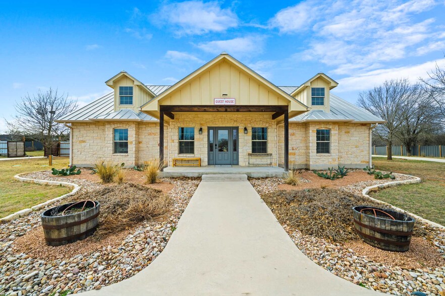 1111 Kneese Rd, Fredericksburg, TX à vendre - Photo du bâtiment - Image 1 de 1