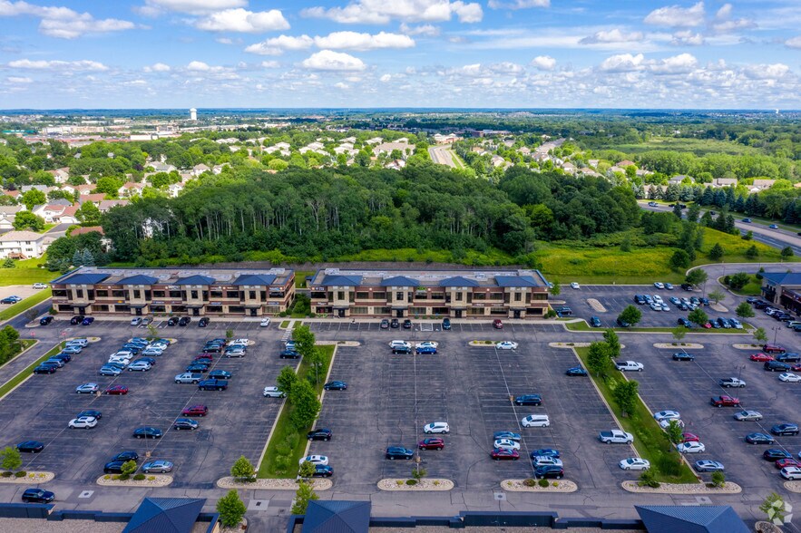 731 Bielenberg Dr, Woodbury, MN à louer - Photo du bâtiment - Image 2 de 9