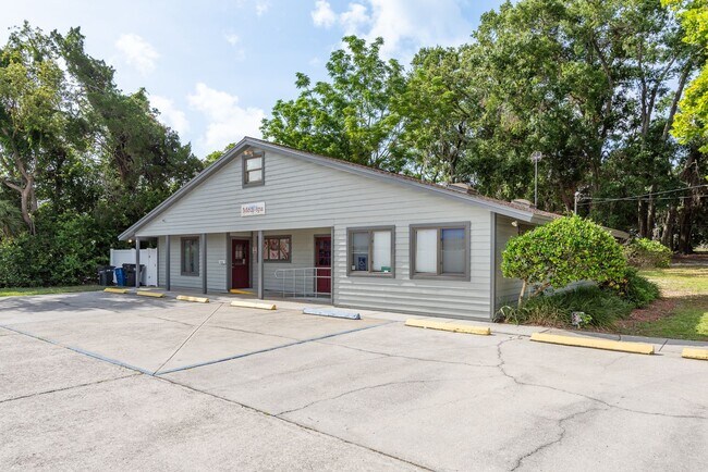 Plus de détails pour 5426 Crafts St, New Port Richey, FL - Bureau/Commerce de détail à louer