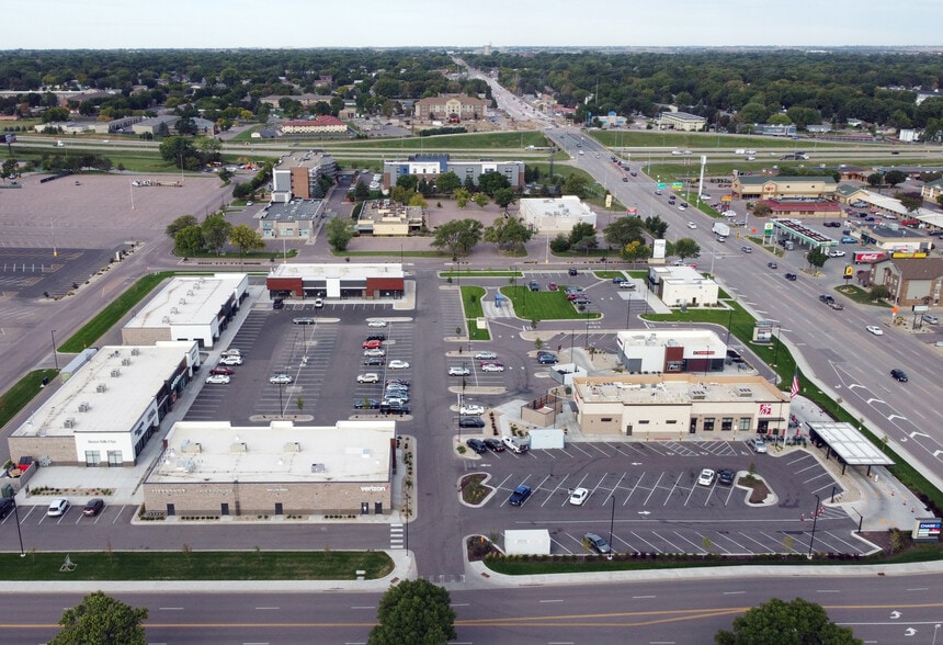 4005 W 41st St, Sioux Falls, SD à vendre - Photo du bâtiment - Image 2 de 6
