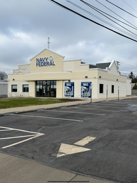 5945 Mayfield Rd, Mayfield Heights, OH à vendre - Photo du bâtiment - Image 3 de 6