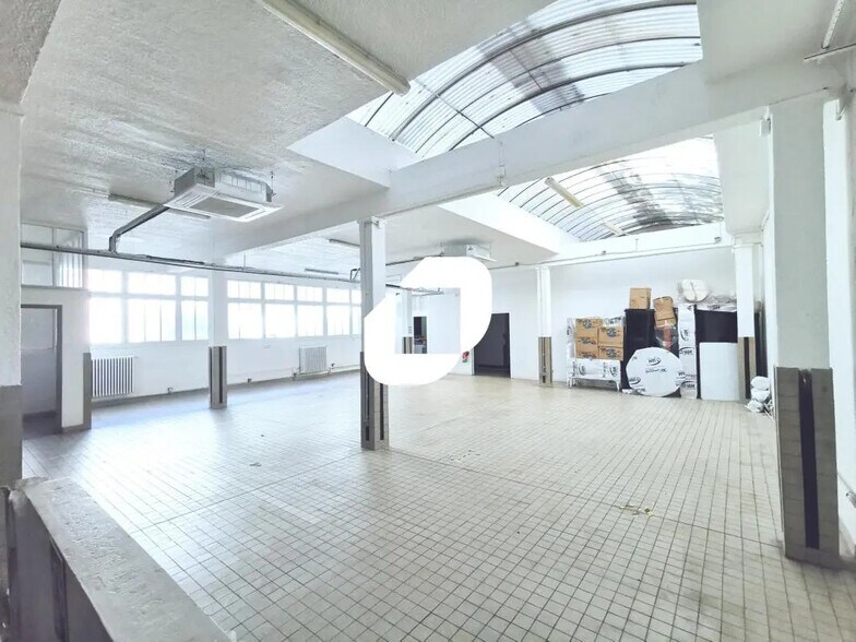 Bureau dans Paris à vendre - Photo du bâtiment - Image 2 de 16