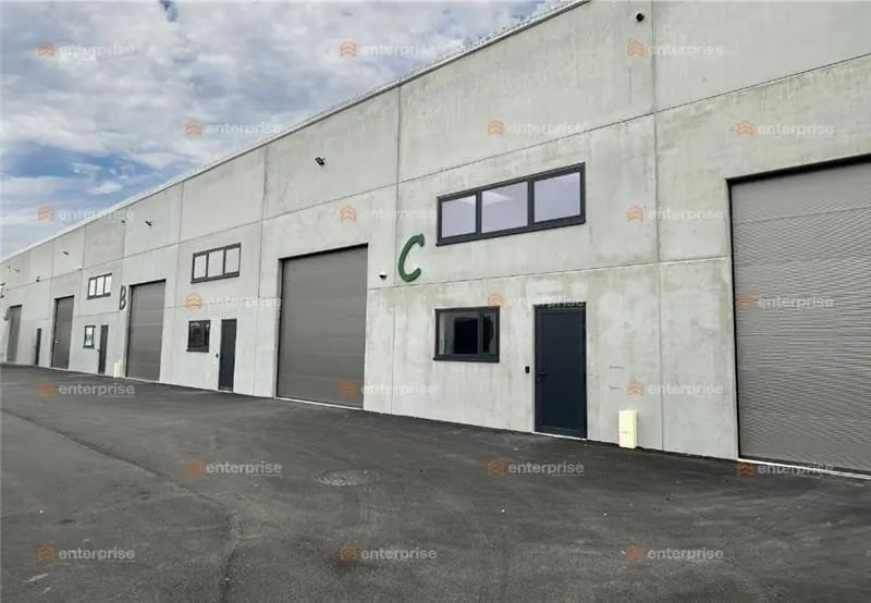 Flex in Wattrelos for lease - Building Photo - Image 3 of 9