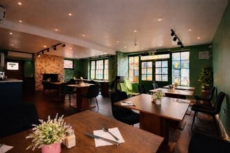 11 Sun St, Waltham Abbey à louer Photo intérieure- Image 2 de 13