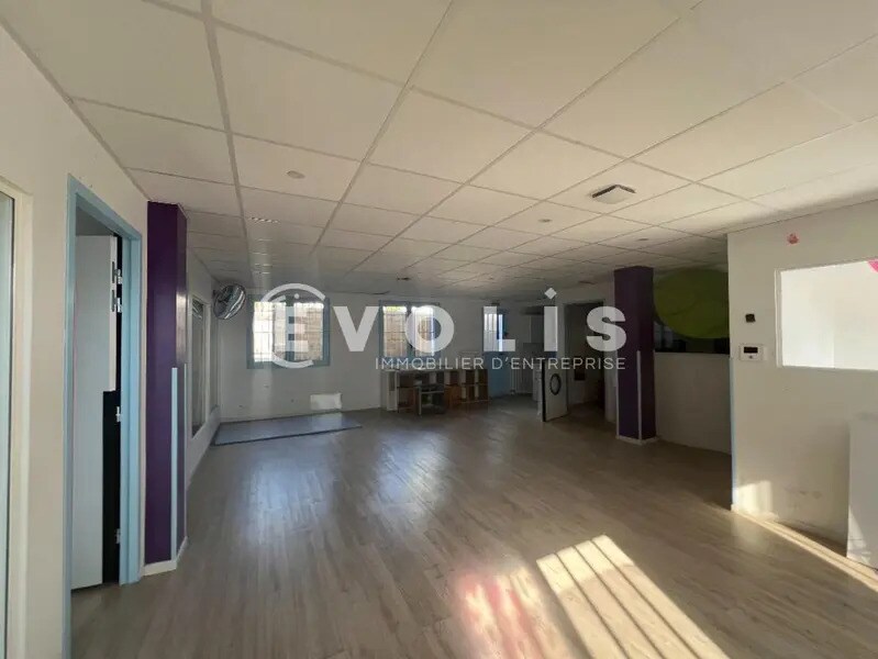 Office in Wissous for lease Interior Photo- Image 1 of 13