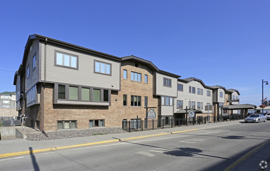 20 N Lake St, Forest Lake, MN à louer - Photo du bâtiment - Image 2 de 2