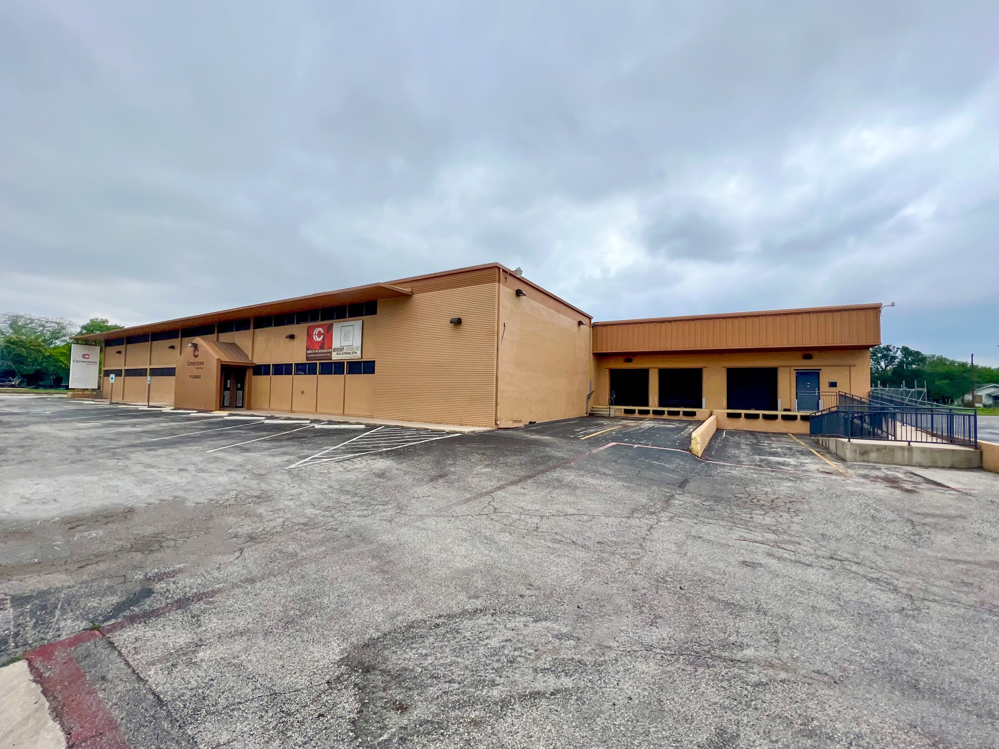 711 Culebra Rd, San Antonio, TX for sale Primary Photo- Image 1 of 30