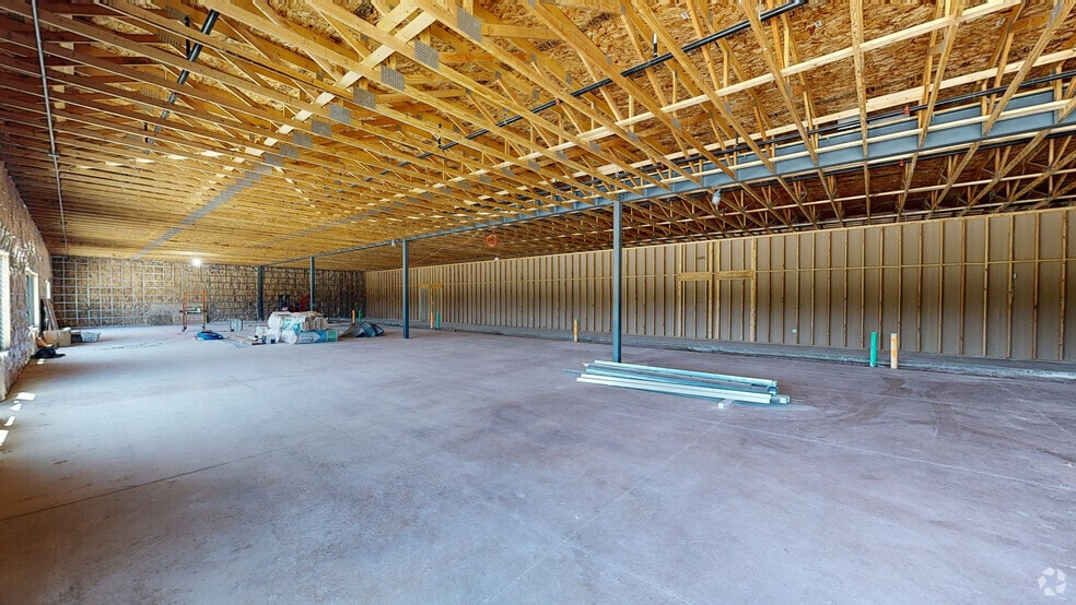 88 Paine Cir SE, Bondurant, IA for lease - Matterport 3D Scan - Image 3 of 14