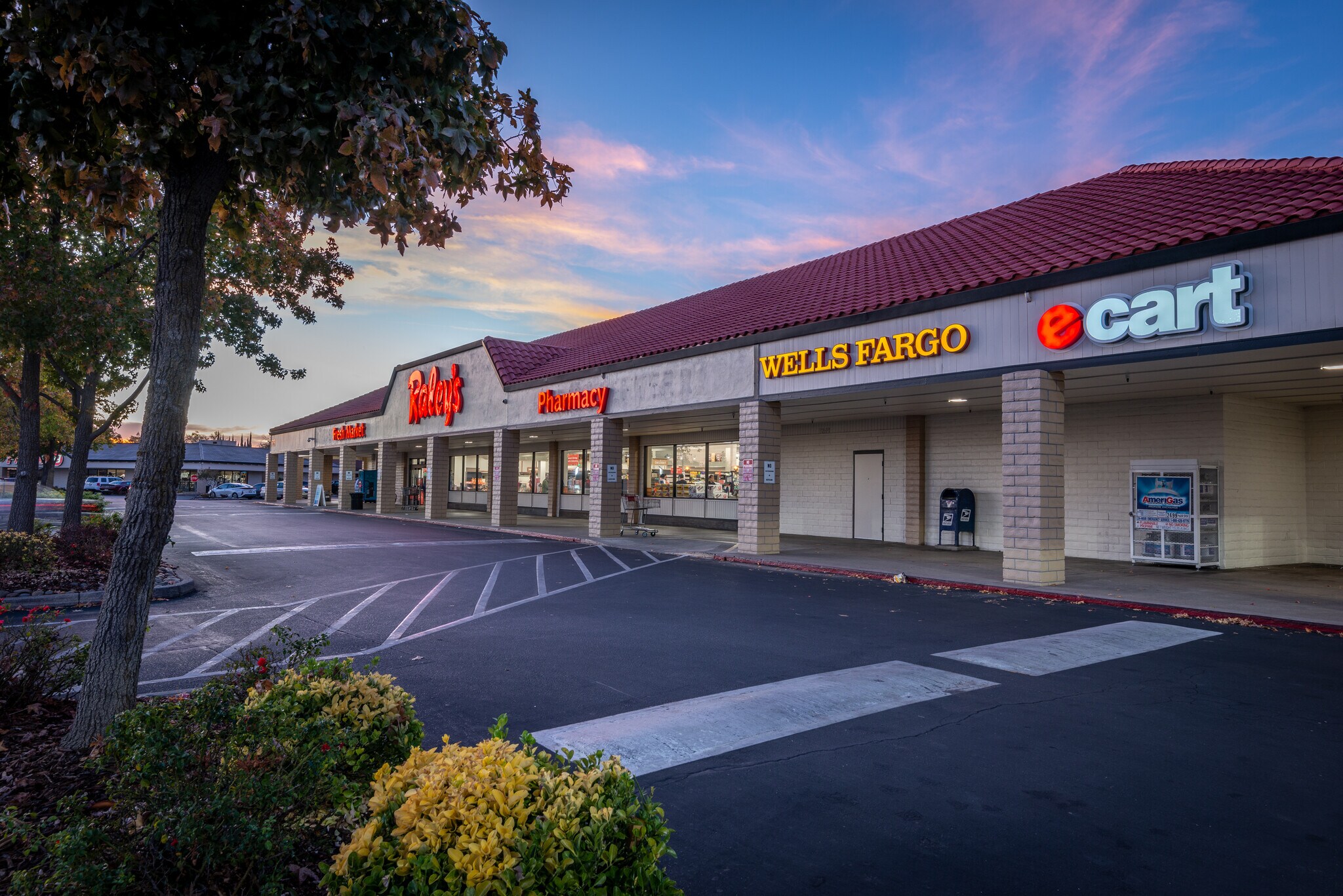 7811-7895 Lichen Dr, Citrus Heights, CA for lease Building Photo- Image 1 of 7