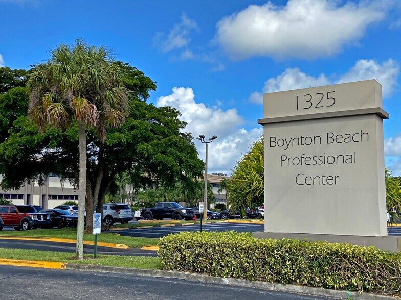1325 S Congress Ave, Boynton Beach, FL à louer - Photo du bâtiment - Image 3 de 14