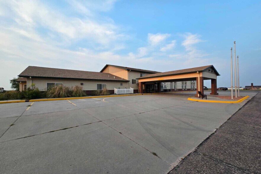 748 E 12th St, Imperial, NE à vendre - Photo du bâtiment - Image 2 de 38