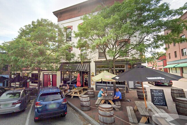 Plus de détails pour 36 Main St, Winooski, VT - Commerce de détail à louer