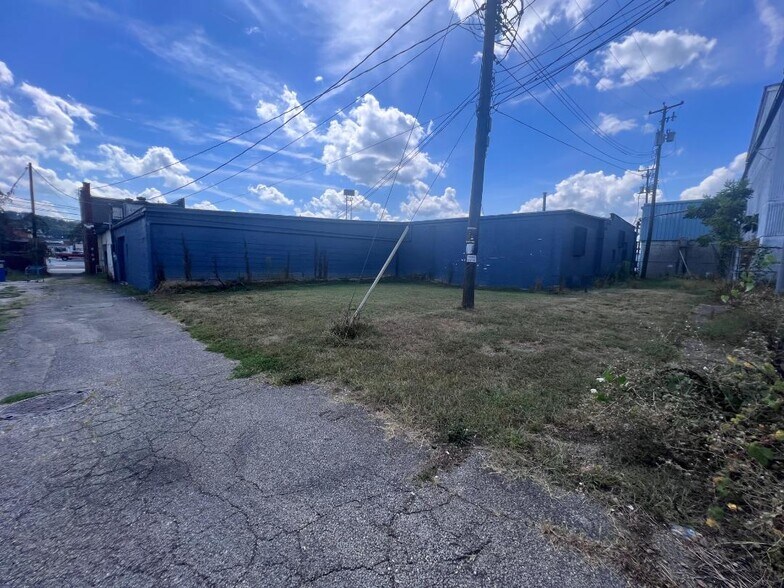 1412 Adams Ave, Huntington, WV à vendre - Photo du bâtiment - Image 3 de 11