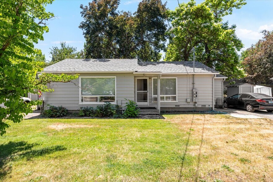 307 Tussey Ln, Grants Pass, OR à vendre - Photo du bâtiment - Image 3 de 20