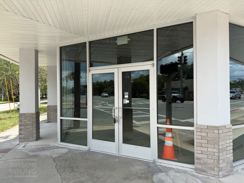 1814 Edgewater Dr, Orlando, FL à louer - Photo du bâtiment - Image 2 de 7
