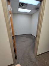 12400-12460 W 62nd Ter, Shawnee, KS for lease Interior Photo- Image 2 of 2