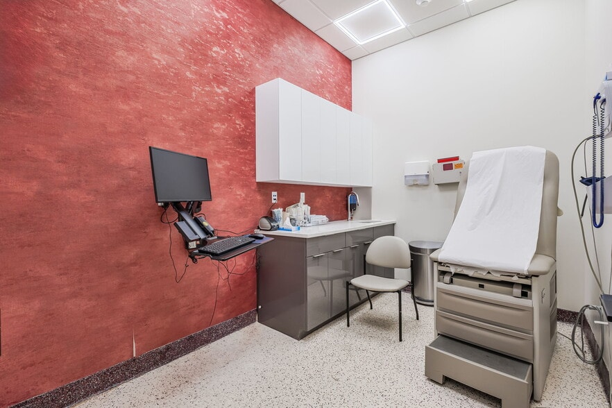 2 Suffern Ln, Garnerville, NY for lease - Interior Photo - Image 3 of 18