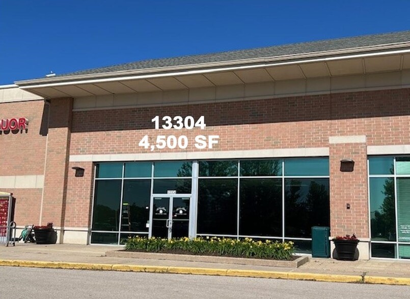 13304-13340 Village Green Dr, Huntley, IL for lease - Building Photo - Image 2 of 6