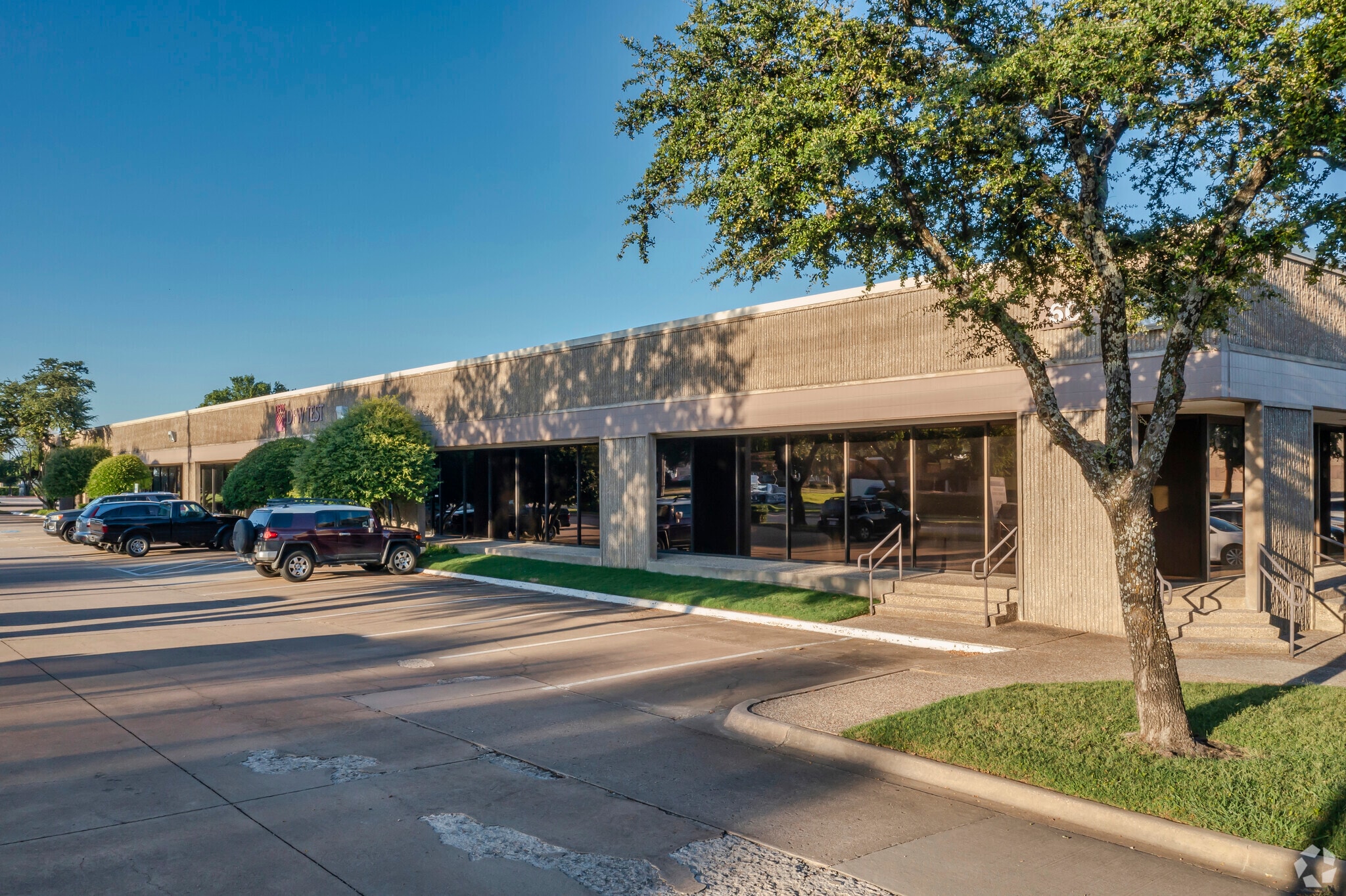 640 International Pkwy, Richardson, TX for lease Primary Photo- Image 1 of 25