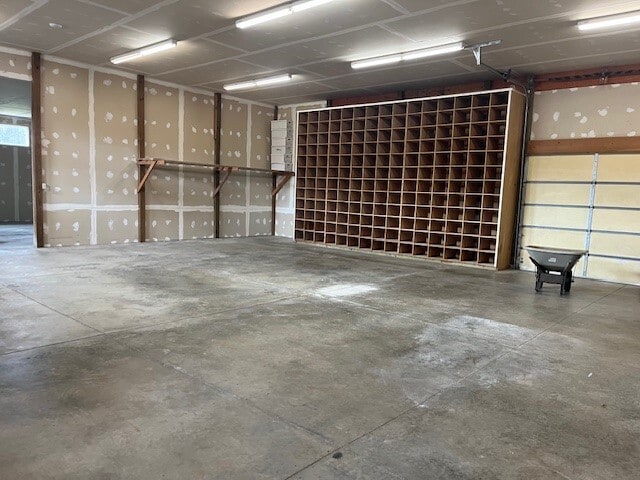 310 Custer Dr, Battle Creek, MI for sale - Interior Photo - Image 2 of 17