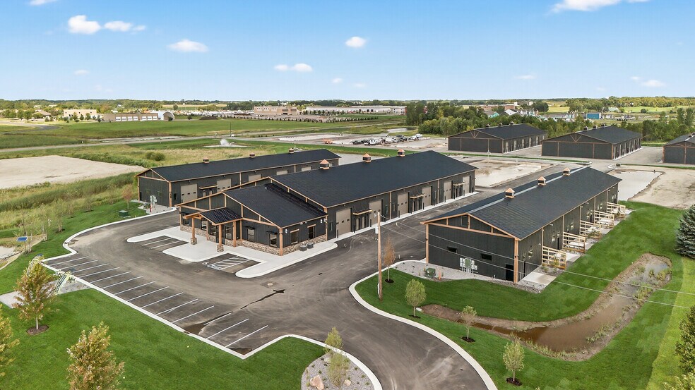 7040 Kaeding Ln NE, Albertville, MN à vendre - Aérien - Image 1 de 52