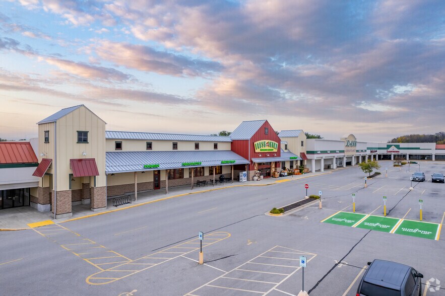 2763-2817 Oneida St, Green Bay, WI à louer - Photo du bâtiment - Image 1 de 14