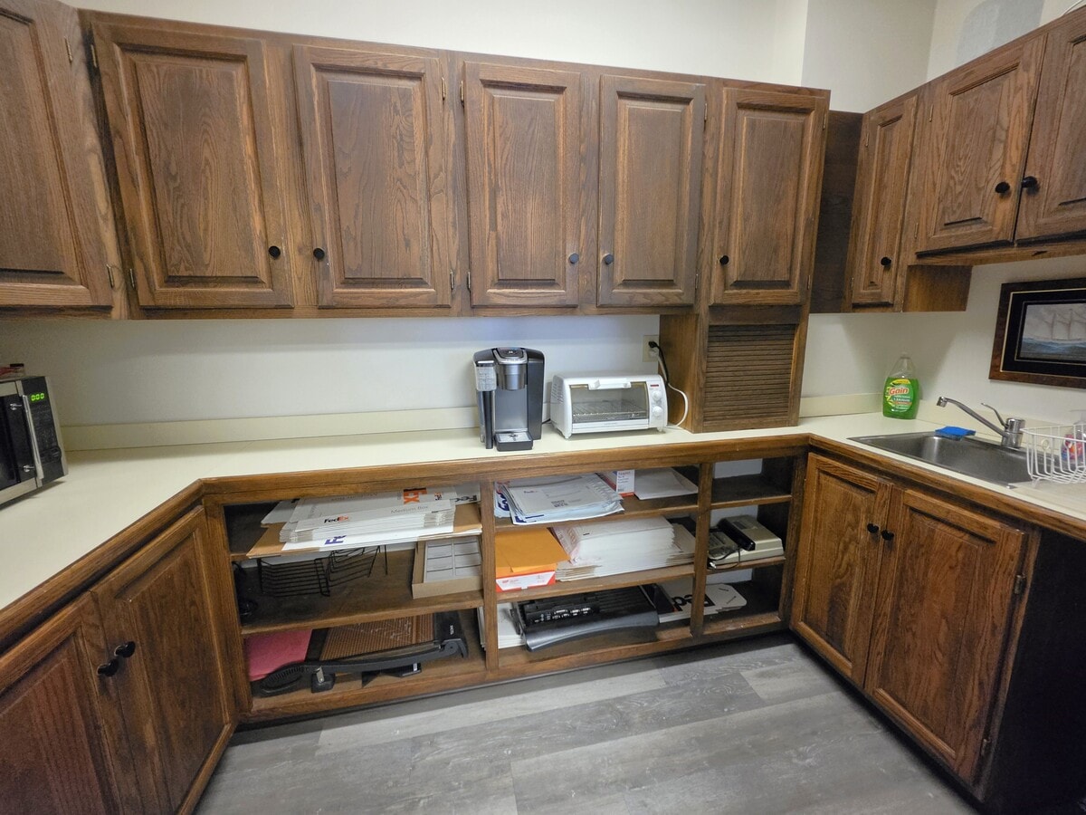 51 Sherman Hill Rd, Woodbury, CT 06798 - Unit A-204 -  - Interior Photo - Image 2 of 6