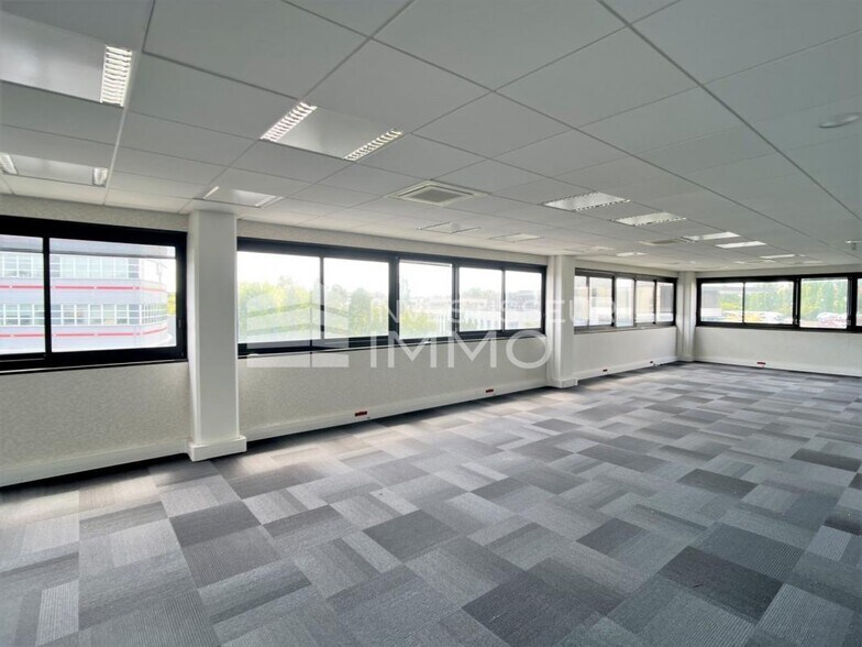 Office in Antony for lease - Interior Photo - Image 3 of 10
