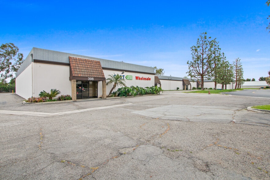 386-398 Cliffwood Park St, Brea, CA for lease - Building Photo - Image 3 of 8