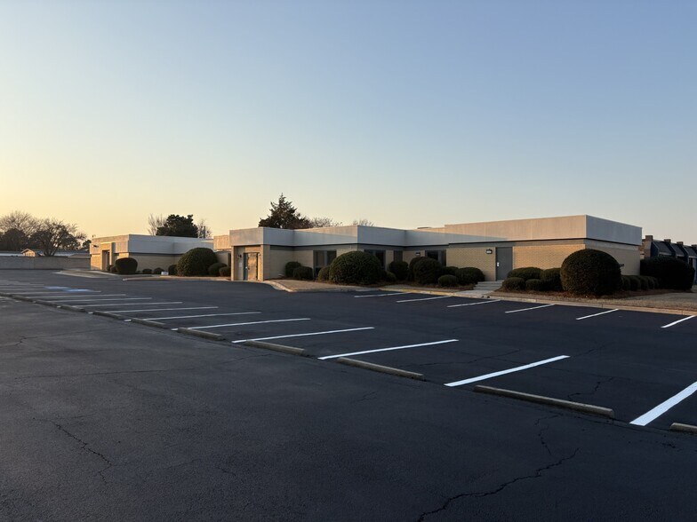 1021 N Houston Rd, Warner Robins, GA à vendre - Photo du bâtiment - Image 1 de 3
