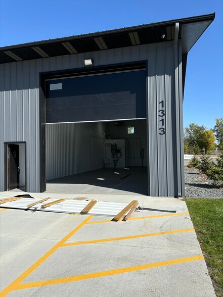 1313 Main Ave SE, Moorhead, MN à louer - Photo du bâtiment - Image 2 de 5