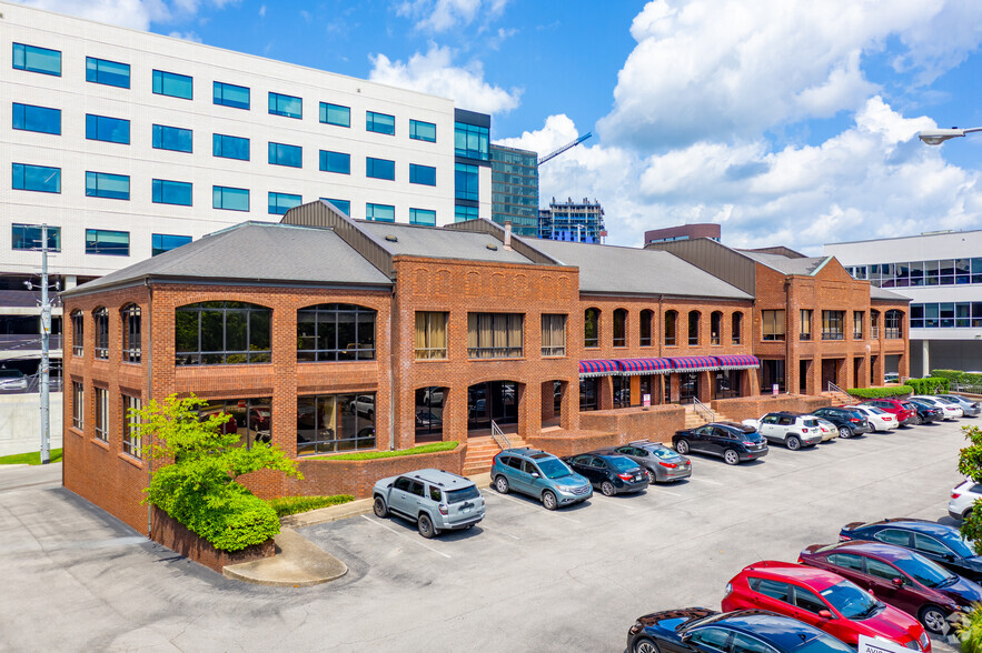 33 Music Sq W, Nashville, TN for lease - Primary Photo - Image 1 of 61